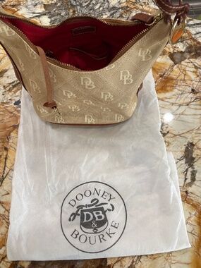 Purse Dooney and Bourle